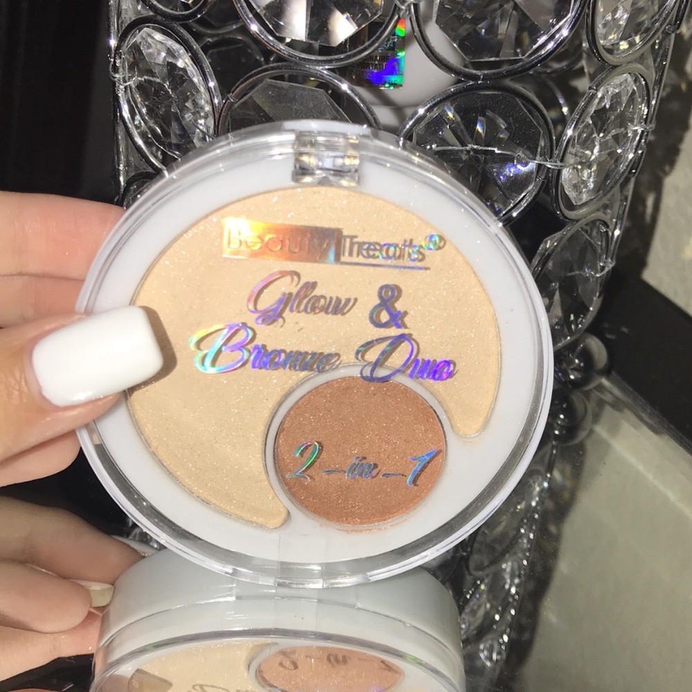 NWT Glow and Bronze Duo